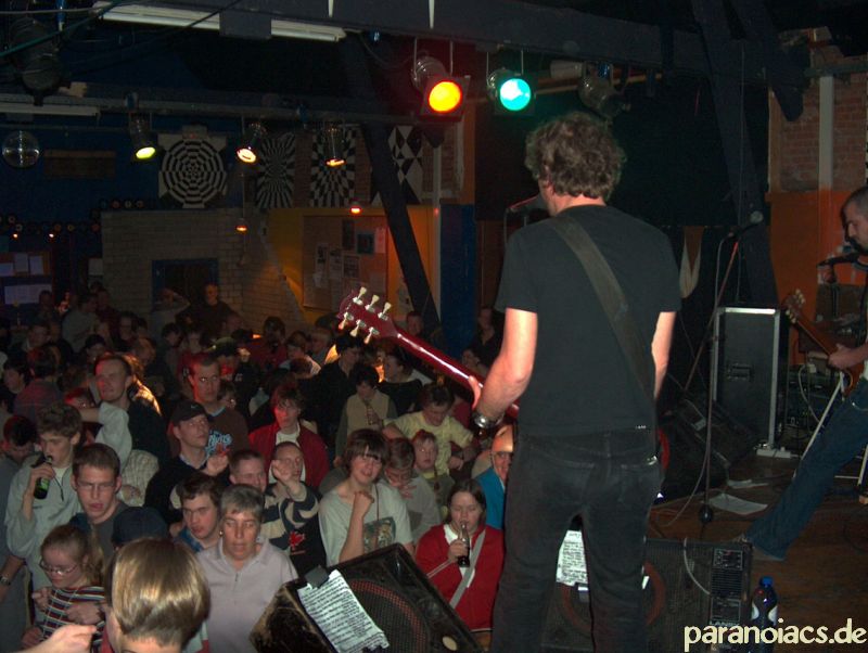 http://pix.paranoiacs.de/2004/20041028_DeBogaard_Geel/paras_geel_20041028_04.jpg