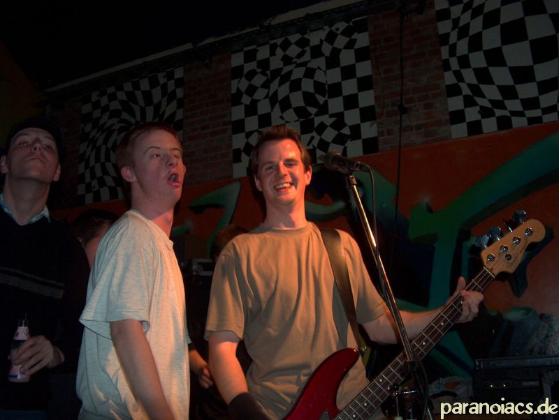 http://pix.paranoiacs.de/2004/20041028_DeBogaard_Geel/paras_geel_20041028_12.jpg