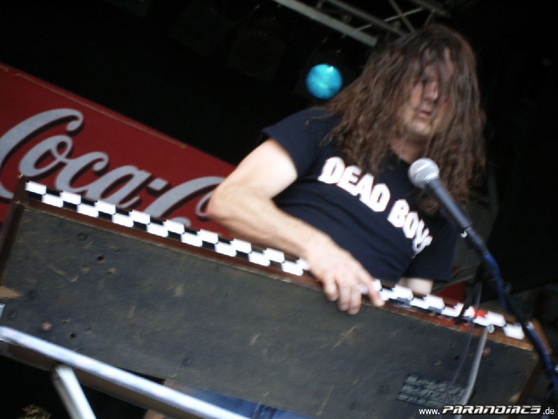 http://pix.paranoiacs.de/2005/20050626_Edegem_Rock_yves/paras_edegem_2k5-06-26_yves_544.jpg